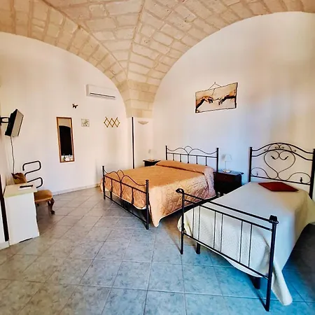 Papaleo Bed & Breakfast 3*